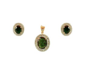 18k Emerald and Diamond Pendant Set