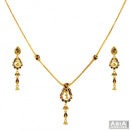 light weight necklace set in gold