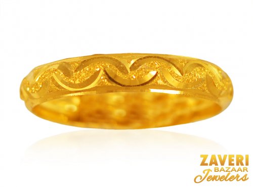 22k Gold Band with Pattern 