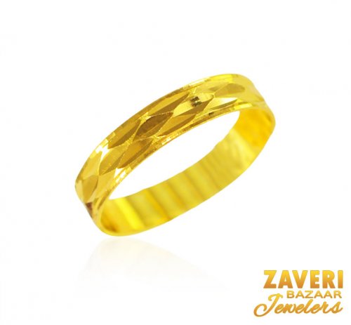 22k gold band with design 