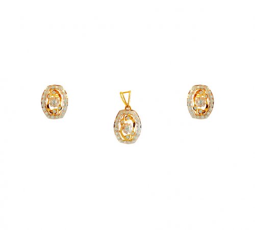 delicate gold pendant set