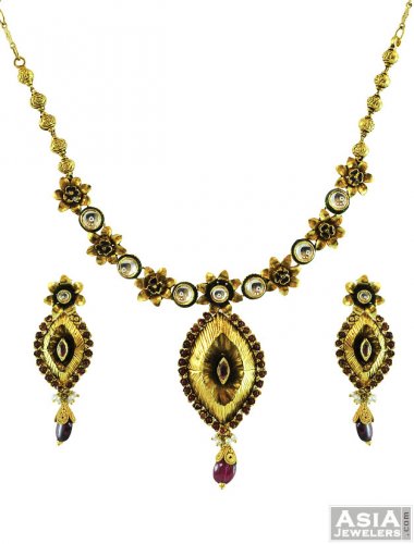 22Kt Antique Kundan Necklace Set 
