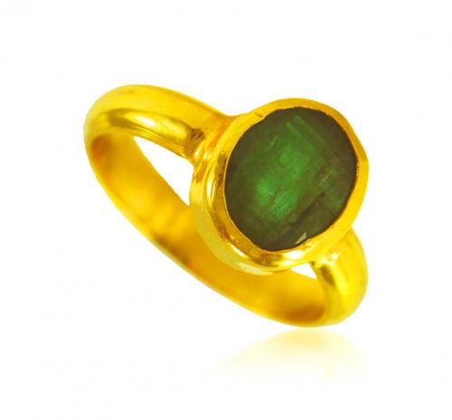 22 Karat Gold Emerald Ring 