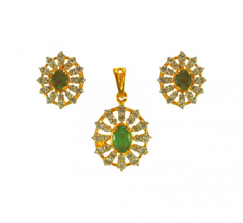 22kt Gold Pendant Set with Emerald 