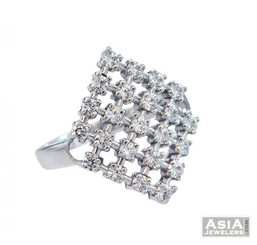 Diamond Shaped Signity Ring 18K 