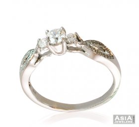 18K Elegant 3 Stone Solitaire Ring