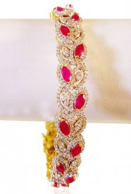 18Kt Gold Designer Diamond Bangle
